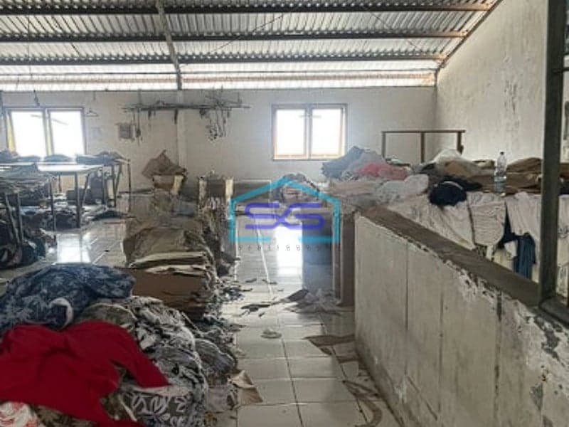 Disewakan Gudang Kantor Mess Di Muding Kerobokan Bali Luas Tanah 1350m2