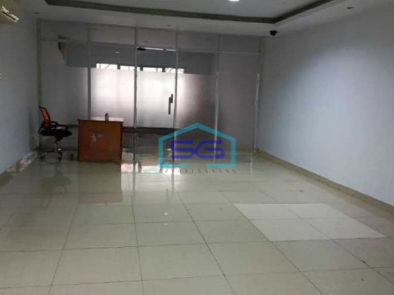 Disewakan Ruko Hadap Jalan Raya Siap Pakai Di Lokasi Sangat Strategis Serpong Utara Tangerang Luas Bangunan  80 m²