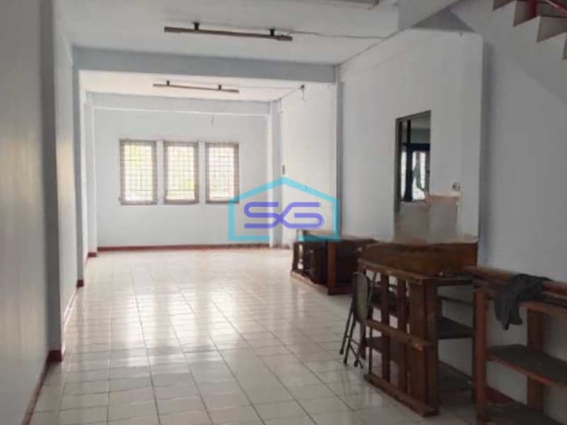 Disewakan Ruko Lokasi Bebas Banjir di Jakarta Barat Luas Tanah 265 m²