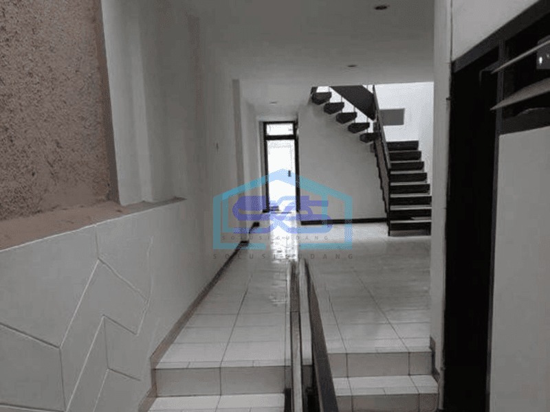 Disewakan Ruko 3 Lantai di Cicadas Bandung Jawa Barat