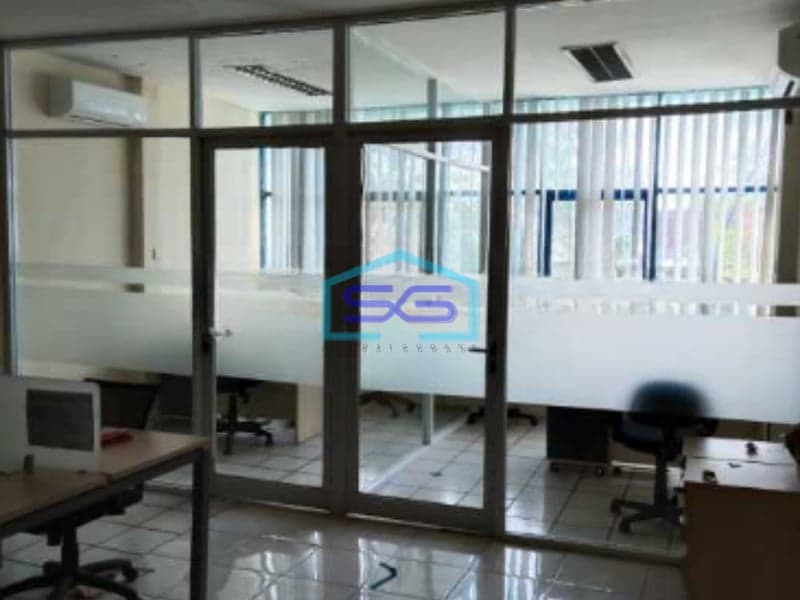 Disewakan Ruko Strategis di Jakarta Barat Luas Bangunan 275m2