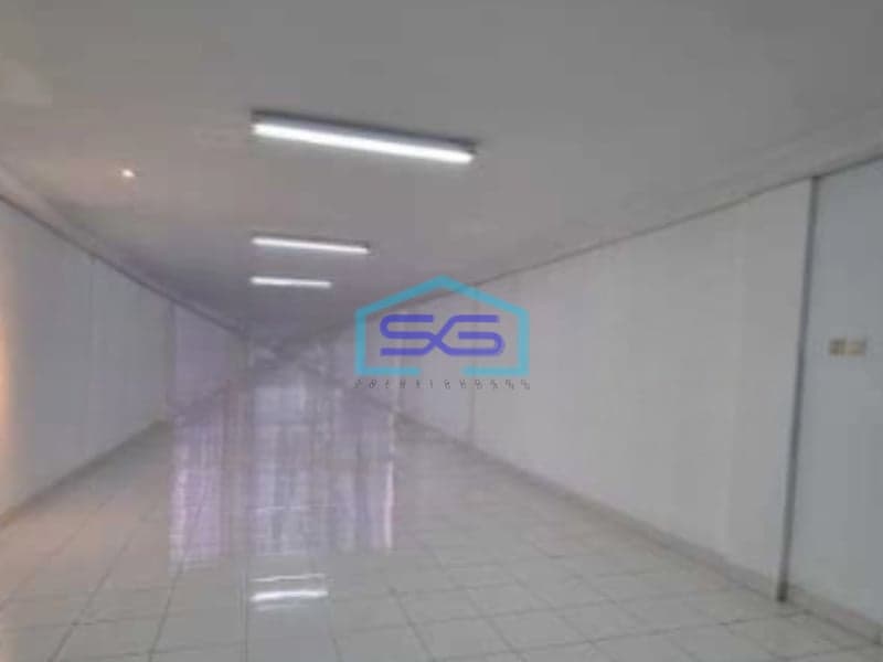 Disewakan Ruko Luas Bangunan  300 m² Lokasi Tanjung Duren Jakarta Barat