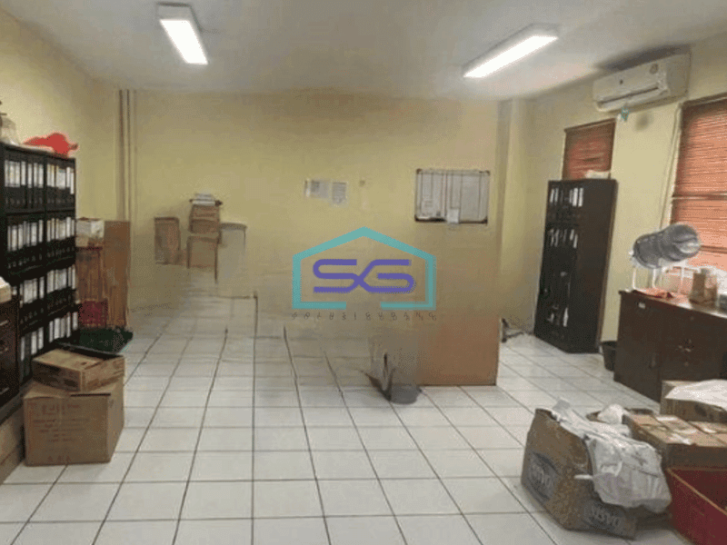 Dijual Gudang Turun Harga Luas Bangunan  504 m² Ada Lift Barang di Kamal Jakarta Utara
