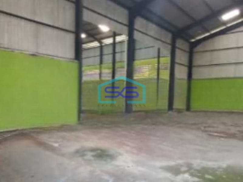 Disewakan Gudang Luas Bangunan  1000 m² Lokasi Strategis di Karawang