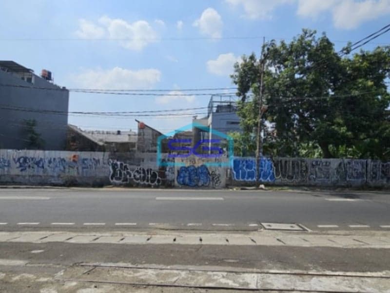 Disewakan Tanah Komersil Lokasi Strategis Posisi Hoek di Kemanggisan Jakarta Barat LT 1230m2