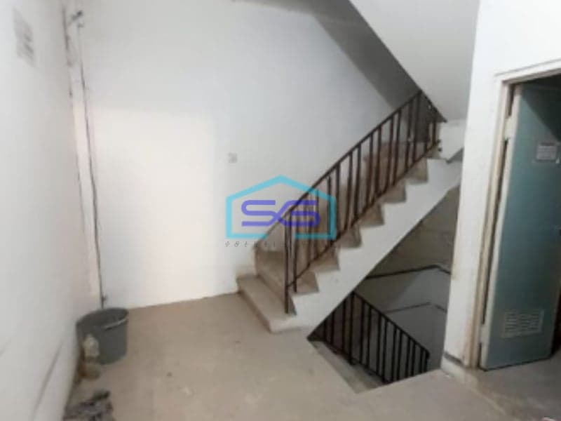 Dijual Ruko Lokasi Strategis Luas Bangunan  208 m² Lokasi di Pangeran Jayakarta Jakarta Pusat