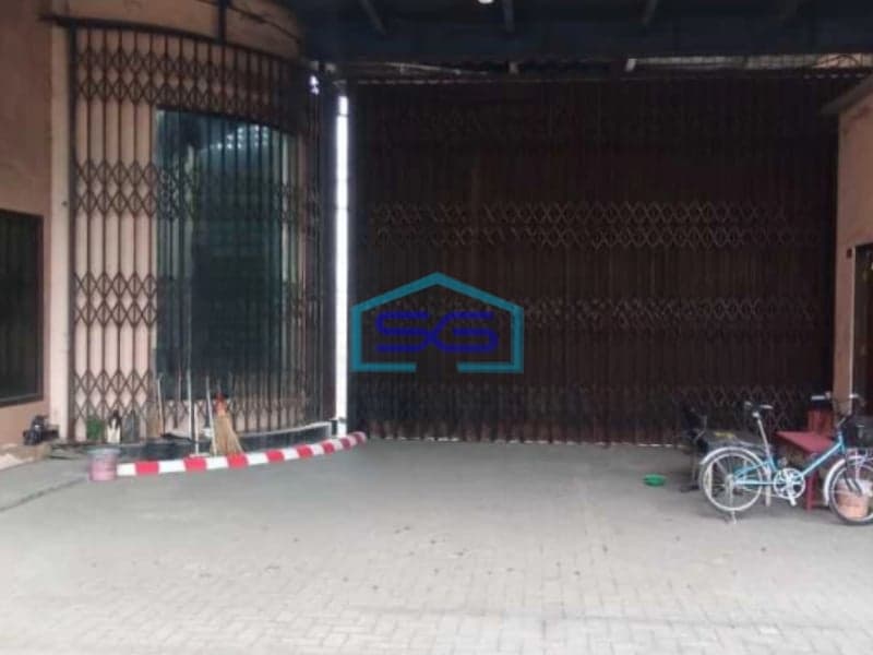 Dijual Gudang Luas Bangunan  800 m² Area Parkir Luas Lokasi Taman Sidoarjo Jawa Timur