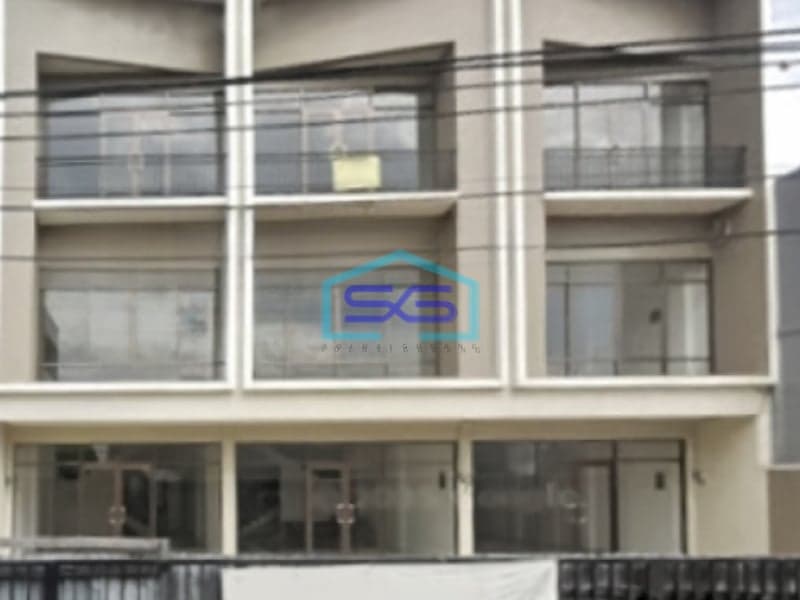 Dijual Ruko Luas Bangunan  900 m² Lokasi Bebas Banjir di Jakarta Timur