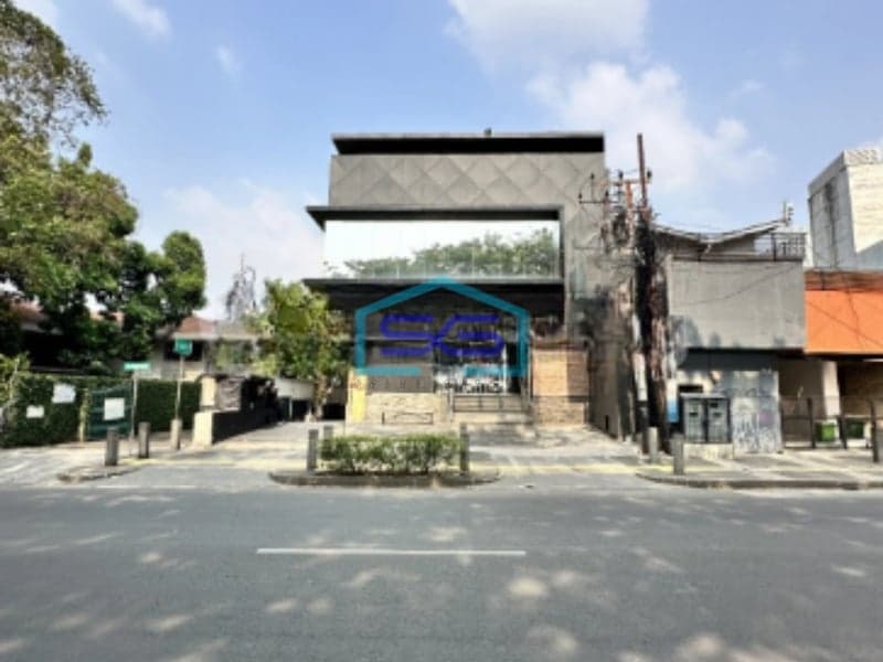 Dijual Ruang Usaha Ex Bar di Area Kemang Jakarta Selatan Pinggir Jalan LB 1800m2