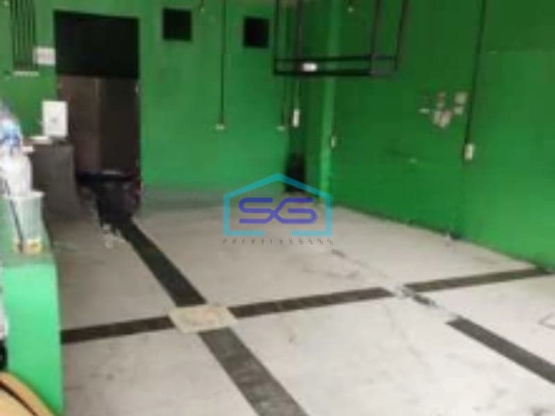 Dijual Gedung Ruang Usaha Siap Huni Bebas Banjir Luas Bangunan 641m2 di Jakarta Barat