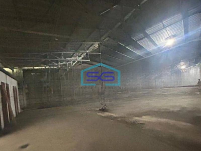 Disewakan Gudang Kavling DPR Cipondoh Tangerang Luas Tanah 1600 m²