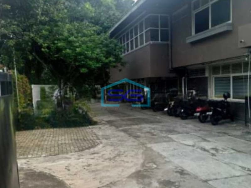Dijual Kantor 2  Lantai Berada di Pinggir Jalan Utama Cocok Untuk Usaha di Kebayoran Baru Jakarta Selatan LT 1017m2