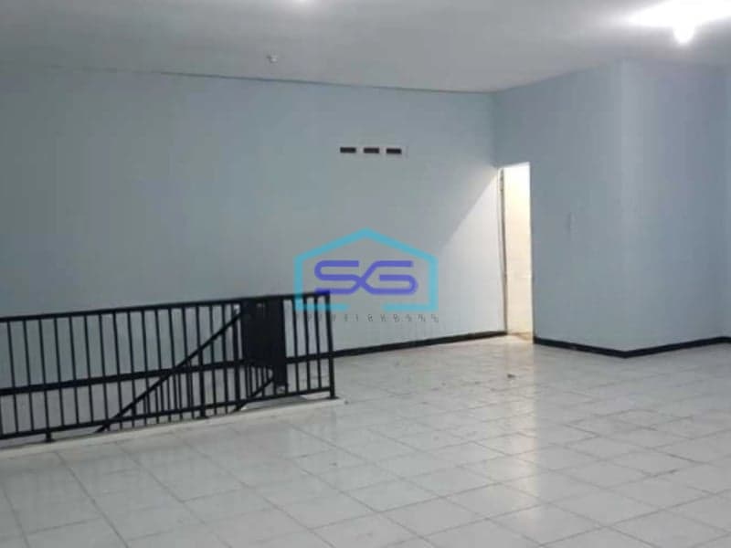 Dijual Ruko 2 Lantai Lokasi Strategis Luas Bangunan  165 m² di Nginden Surabaya