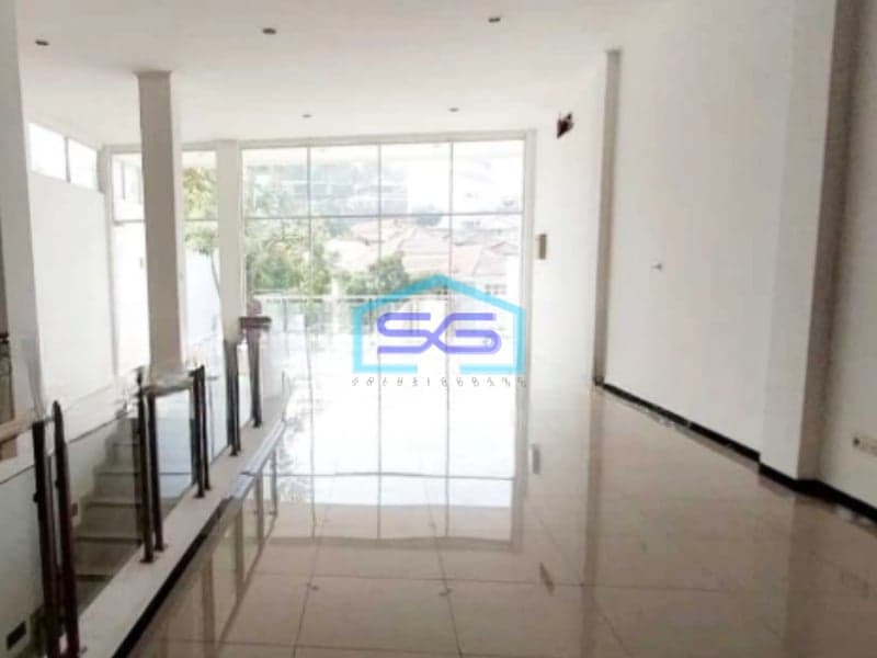 Disewakan Ruko 3 Lantai Di Gajah Mungkur S Parman Semarang Selatan Luas Bangunan 428 m²