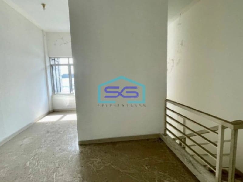 Disewakan Ruko 3 Lantai Lokasi Strategis di Solo Baru Luas Bangunan 675m2