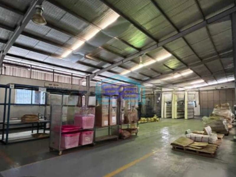 Dijual Pabrik Luas Bangunan  12000 m² Lokasi Strategis di Bekasi