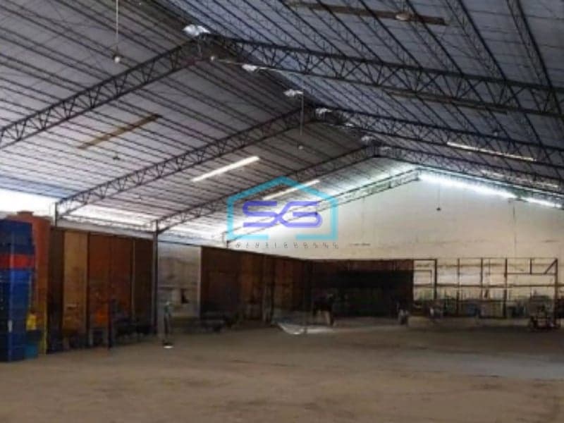 Disewakan Gudang Akses Container Luas Bangunan 7562 m² Lokasi Bebas Banjir di Sidoarjo