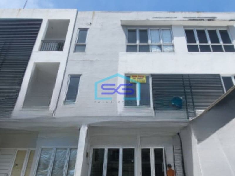 Dijual Ruko 3 Lantai Luas Bangunan  225 m² Lokasi Strategis di Cengkareng Jakarta Barat