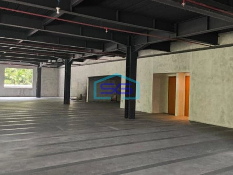 Disewakan Gedung Ruang Usaha di Pinggir Jalan Daerah Jakarta Selatan LB 2100m2