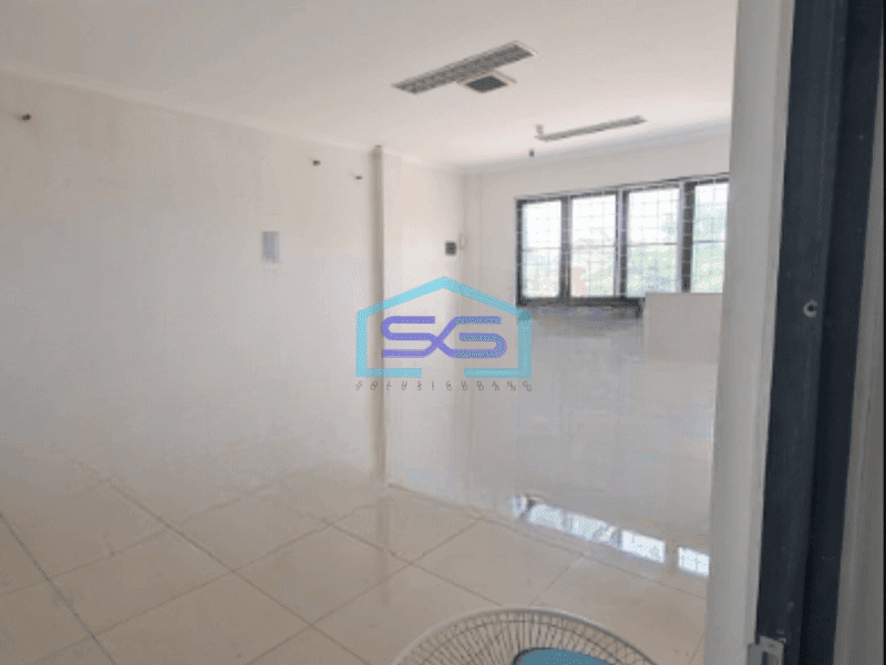 Disewakan Ruko 2 Lantai Luas Bangunan  208 m² di Gading Serpong Tangerang