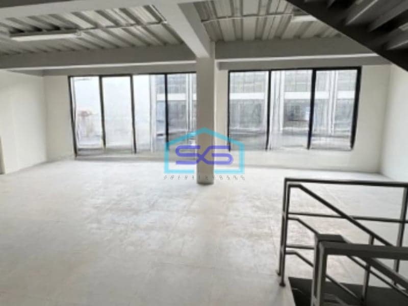 Disewakan Gudang Lokasi Bebas Banjir Luas Bangunan  230 m² di Tangerang