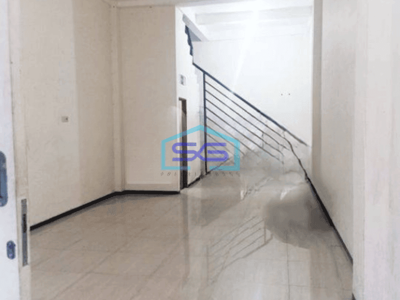 Disewakan Ruko Strategis di Supriyadi Semarang LB 156m2 Bebas Banjir