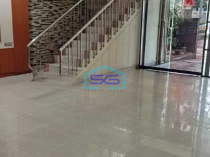 Disewakan Ruko Luas Bangunan  856 m² Lokasi di Cideng Jakarta Pusat