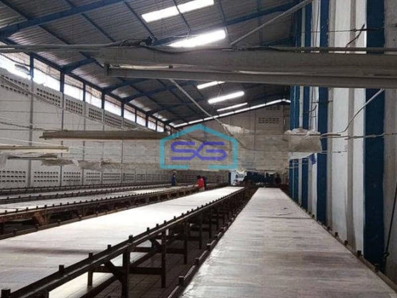 Dijual Gudang Siap Pakai di Jalan Holis, Bandung Selatan LT 3000m2