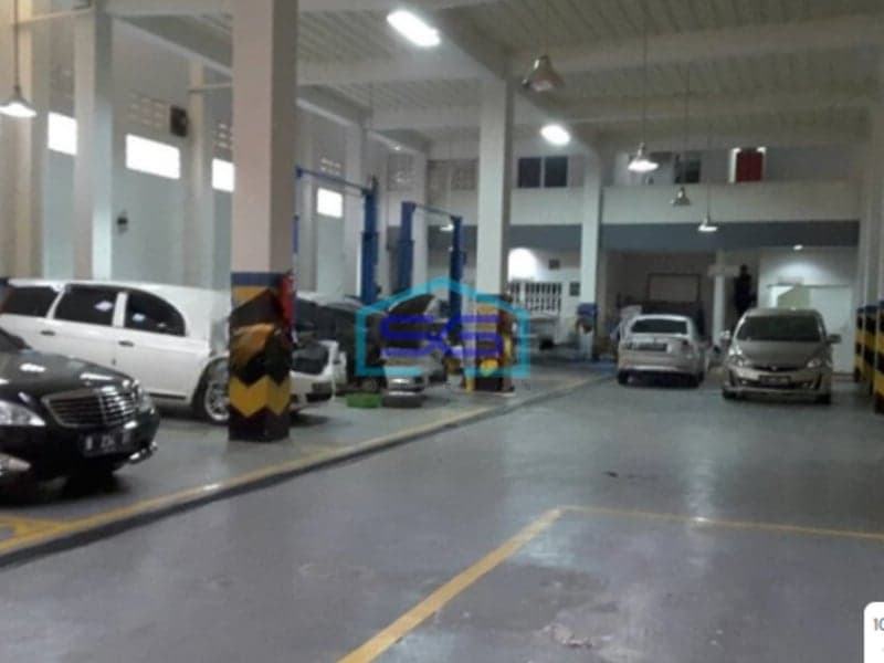 Dijual Gedung Kantor di Depok Luas Tanah 1354m2 Kondisi Bagus