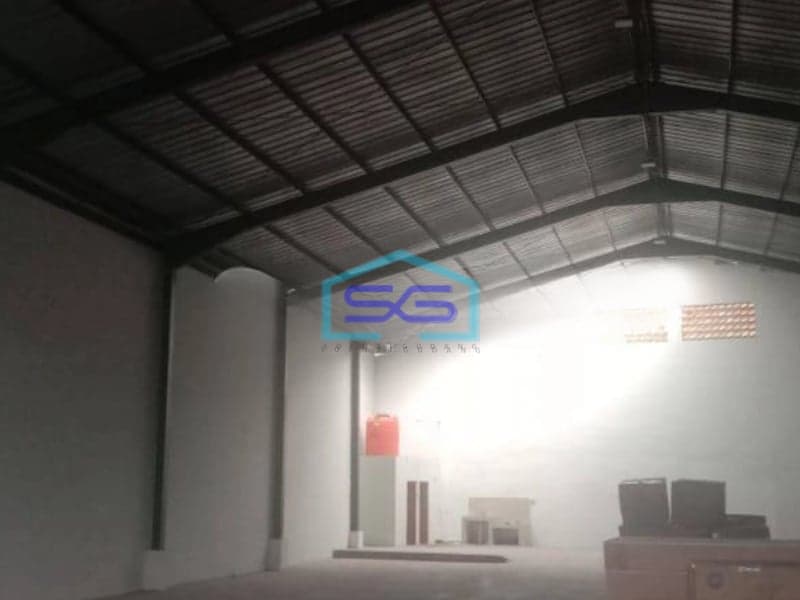 Disewakan Gudang Bagus Siap Pakai Baru di Gudang Kavling Dpr Cipondoh Tangerang LT 796m2