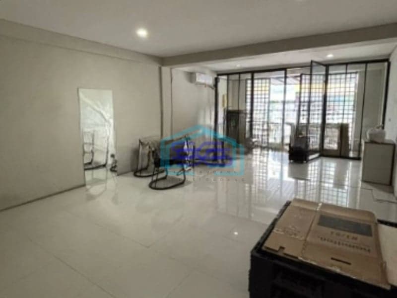 Dijual Ruko Luas Bangunan  320 m² Lokasi Bebas Banjir di Ngagel Surabaya