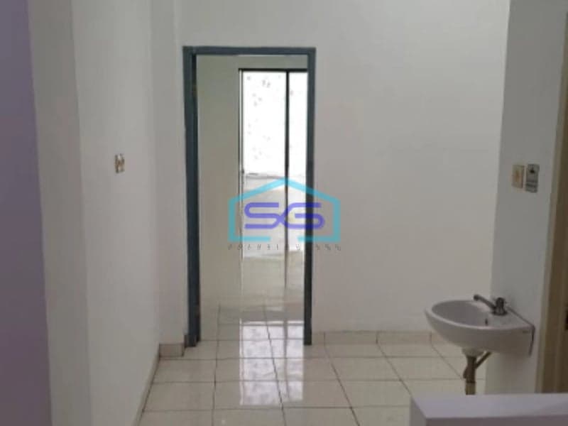 Disewakan Ruko Luas Bangunan 100 m² Lokasi Pinggir Jalan Jelambar Jakarta Barat