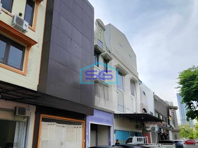Disewakan Ruko 3 Lantai Luas Bangunan  223 m² Lokasi Surabaya