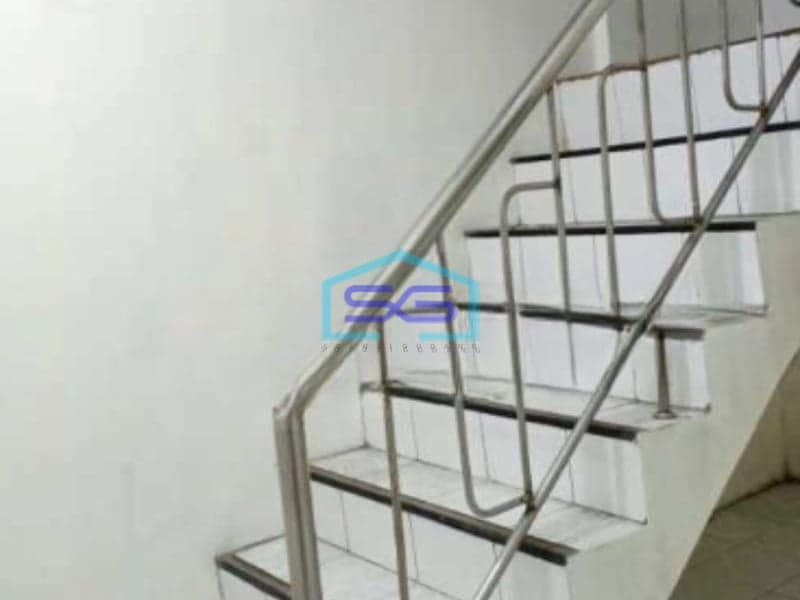 Dijual Ruko 3 Lantai Luas Bangunan 270 m² Lokasi Bebas Banjir di Surabaya