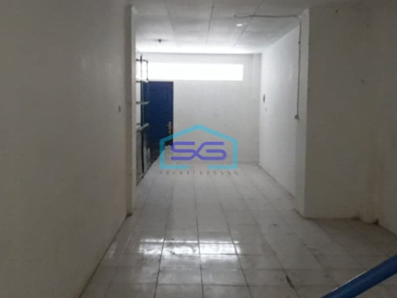 Disewakan Ruko Lokasi Strategis di Kebon Jeruk Jakarta Barat LB 196m2