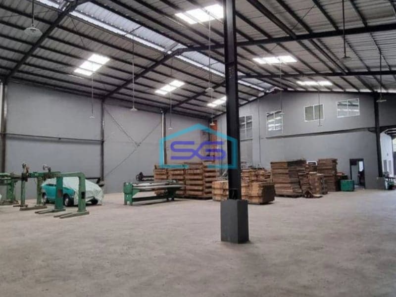 Dijual Gudang Rapi dan Full Renovasi Lokasi Strategis di Kavling Dpr Cipondoh Tanggerang