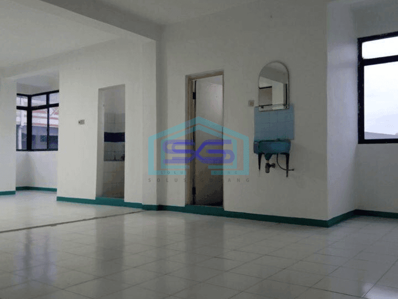 Disewa Ruko Cocok untuk gudang di Tambora Jakarta Barat SHM