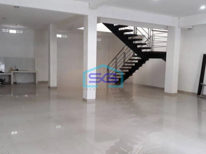 Disewakan Ruko Murah Tepi Jalan Cocok Usaha Dan Kantor Area Mantrijeron Yogyakarta LT 300m2