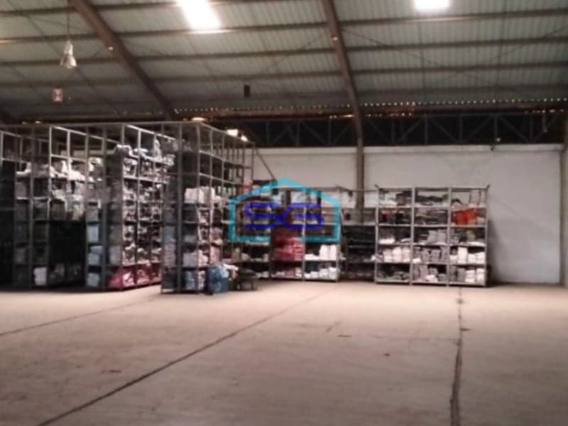 Disewakan Gudang Sudah Renovasi LB 2262m² di Jl Raya Serpong Cikokol Tangerang