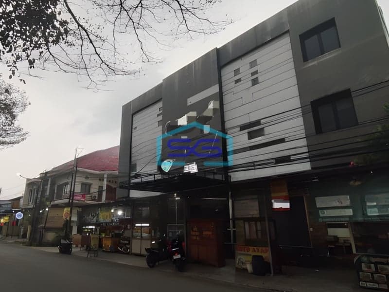 Dijual Ruko Gandeng Besar di Jalan Utama Taman Galaxy Bekasi LT 234m2