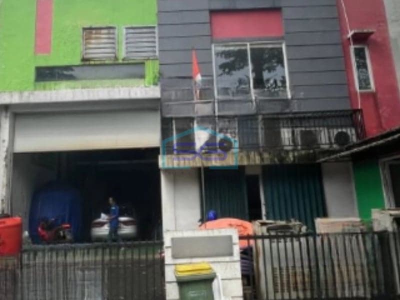 Dijual Gudang Bebas Banjir Siap Huni Luas Bangunan 525 m² Lokasi di Tangerang Selatan