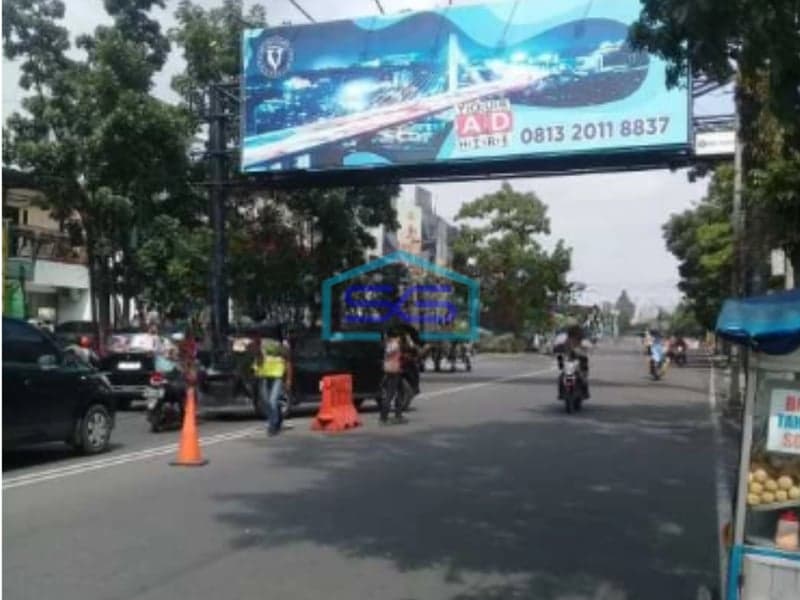 Disewakan Ruko 4 Lantai Lokasi Strategis Buah Batu Bandung Luas Bangunan  102 m²