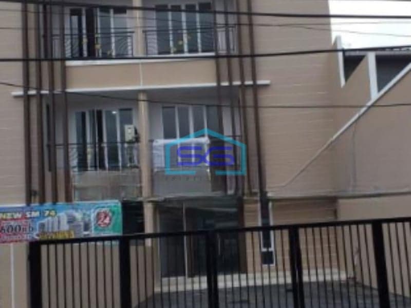 Disewakan Ruko Luas Bangunan  270 m² 3 Lantai di Kedoya Jakarta Barat