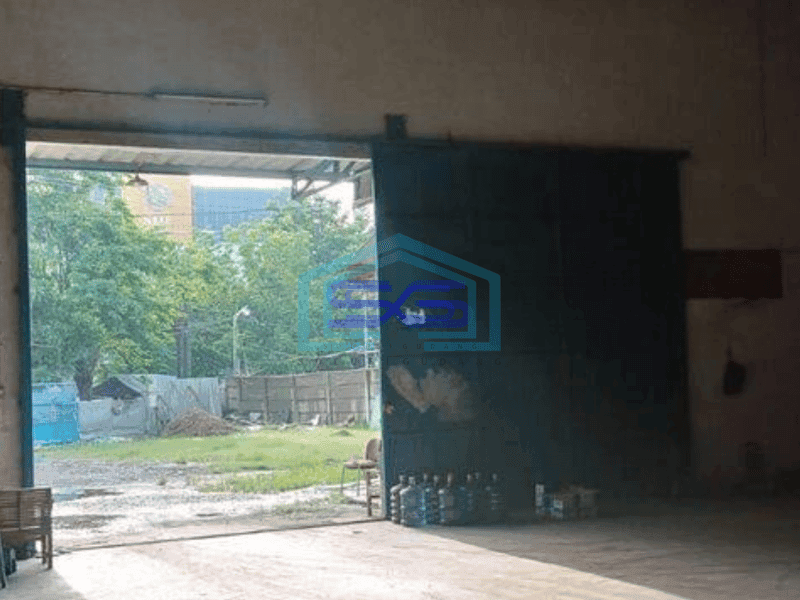 Disewakan gudang dg halaman luas di semarang timur