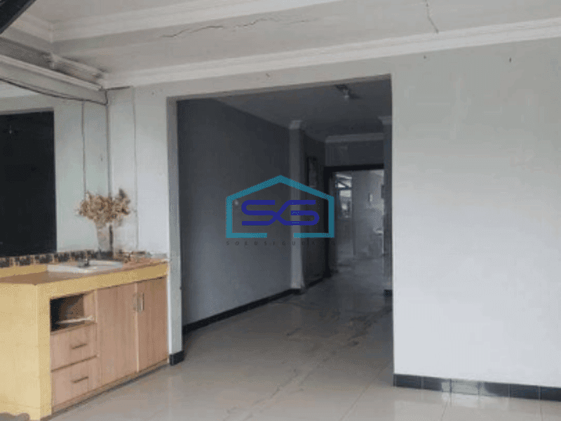Disewa Ruko tepi jl.raya 4lantai di Tambora Jakarta Barat