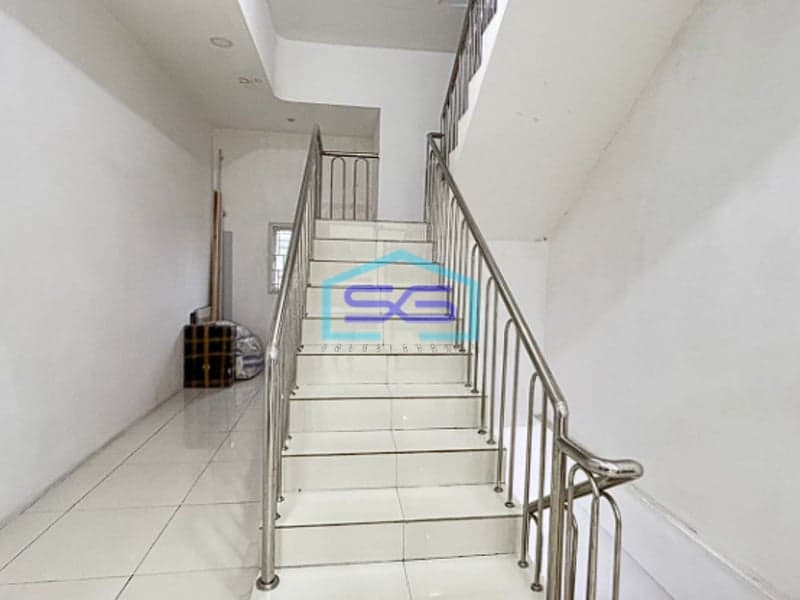 Dijual Ruko 3 Lantai dengan Fasilitas Lengkap di Jalan Mayor Salim Batubara, Kemuning Sumatera Selatan LB 140m2