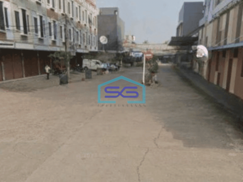 Disewakan Gudang di Benda Tangerang Luas Tanah 1100 m² Akses Container 40 Feet