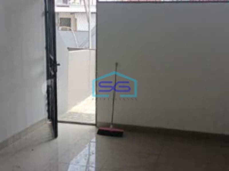 Disewakan Segera Ruko 3 Lantai di Cengkareng Jakarta Barat LB 200m2