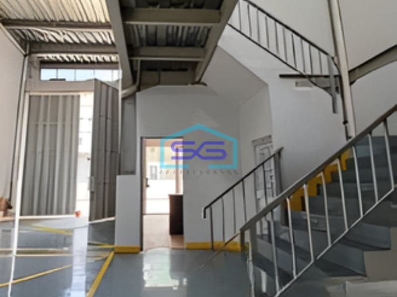 Dijual Gudang 2 Lantai Ada Kantor 4 Lantai+Rooftop di Kalideres Jakarta Barat LB 638m2