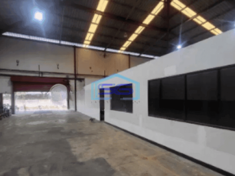 Disewakan Gudang Dekat Bandara Loading Dock Rapi Siap Pakai Bebas Banjir